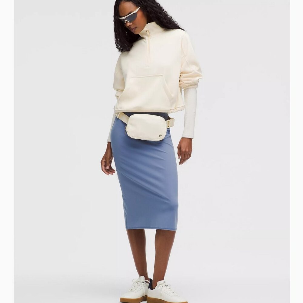 NWT $88 LULULEMON Nulu slim high-rise midi tight pencil skirt washed denim 4 6